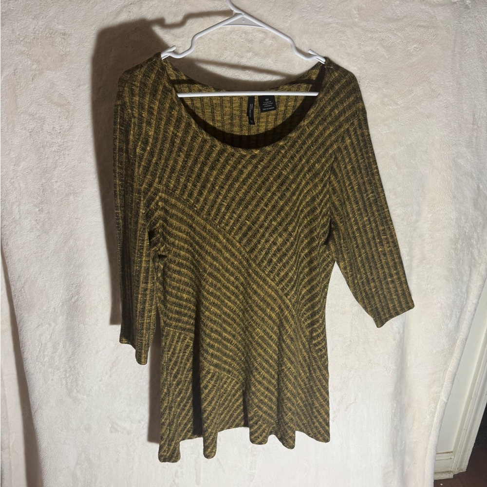 New Directions Woman 0X Plus Sized Yellow & Black Ribbed Knit Tunic Top